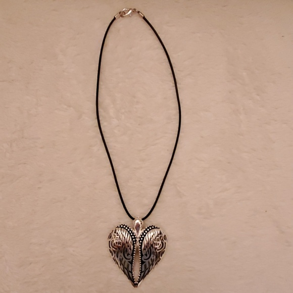 Jewelry - NECKLACE